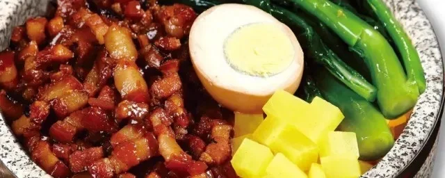 香肠派对卤肉饭制作教程，家常美味卤肉饭搭配指南