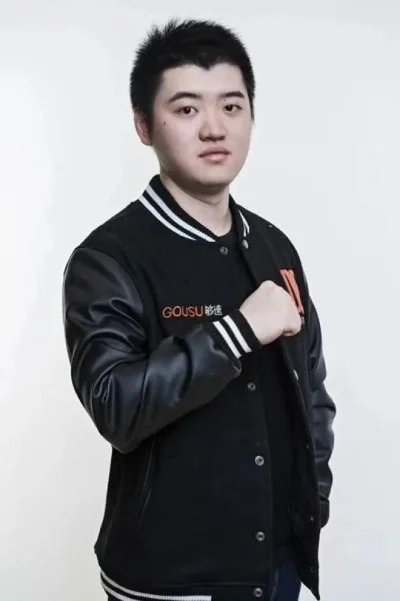 谢彬梗起源：退役热议与直播互动解析